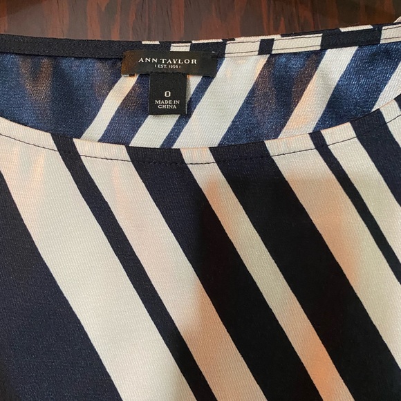 Ann Taylor Blouse - Picture 2 of 5